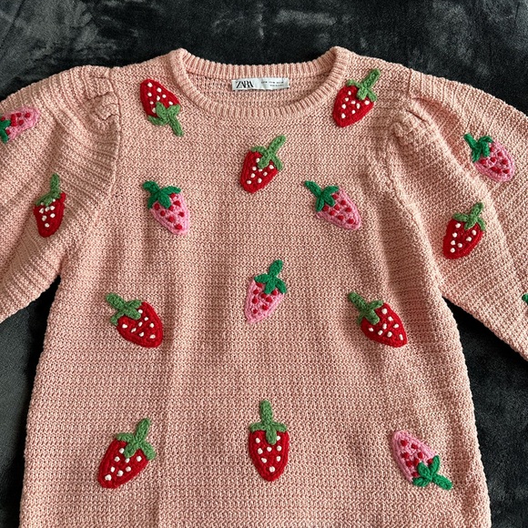 Zara Pink Strawberry Knit Sweater - Picture 4 of 6